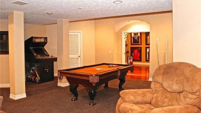 la-fi-hotprop-kyrie-irving-house-20141010-phot-018 | Basket Infos