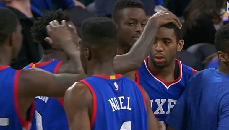 Hollis Thompson envoie Philadelphie en prolongation à 3-points