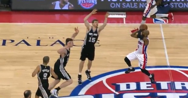 Buzzer du milieu du terrain pour John Lucas III et Tyler Johnson