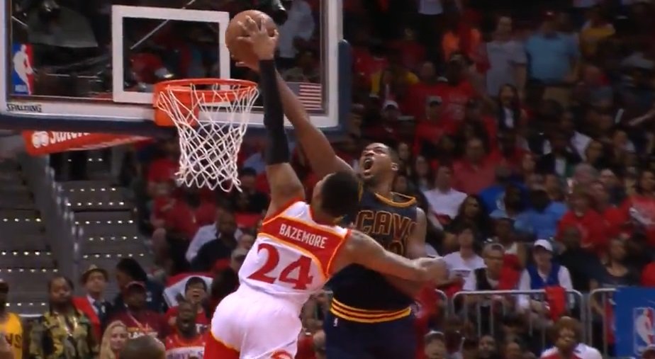 L’énorme bâche de Tristan Thompson sur Kent Bazemore