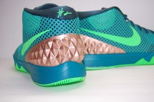 kyrie-1-australia-07 | Basket Infos