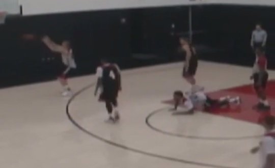 L&rsquo;incroyable tir à trois points de Mason Plumlee