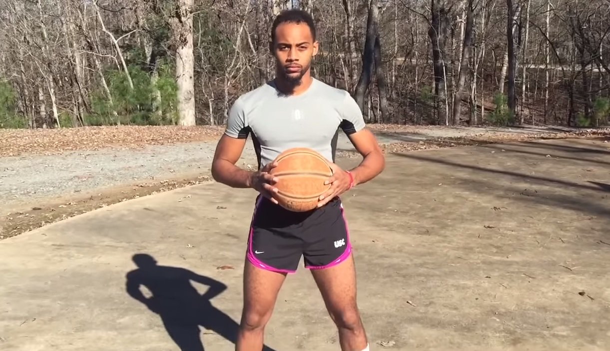 Brandon Armstrong imite Bob Cousy