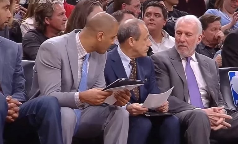 Vidéo: quand Gregg Popovich demande à Ettore Messina de sourire
