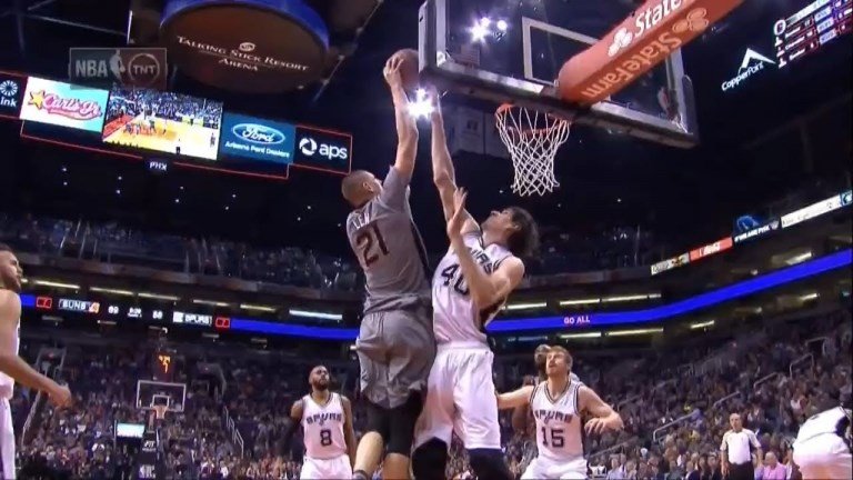 Deux « In Your Face » pour Alex Len sur Boban Marjanovic | Basket Infos