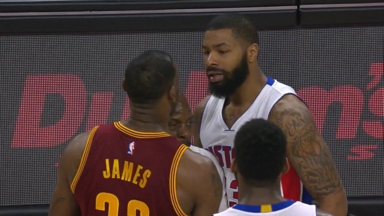 LeBron James et Marcus Morris s’échangent quelques mots | Basket Infos