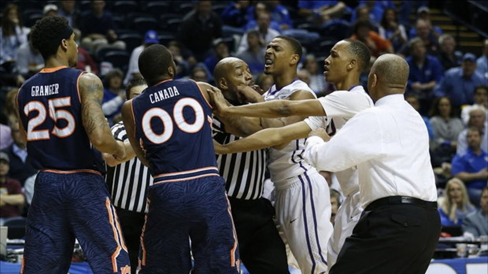 Les plus grosses bastons de l’histoire de la NCAA | Basket Infos