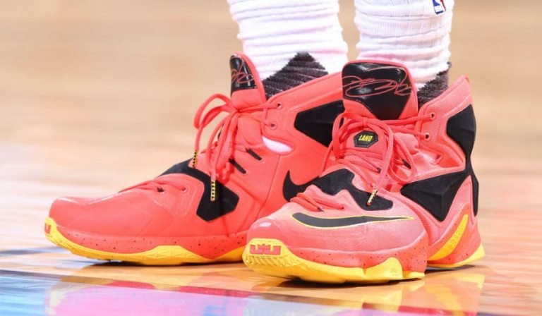 Kicks: les Nike LeBron 13 « Energy »