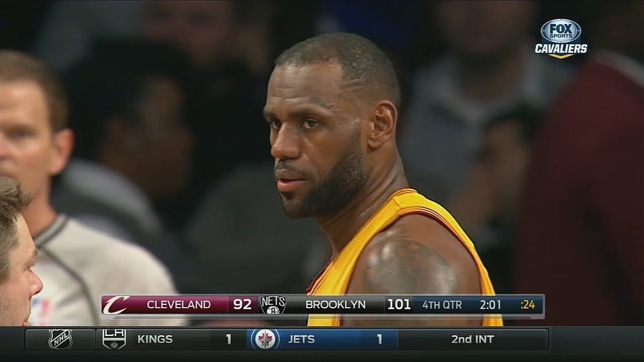 Vidéo: LeBron James complètement exaspéré par la défense de ses coéquipiers | Basket Infos