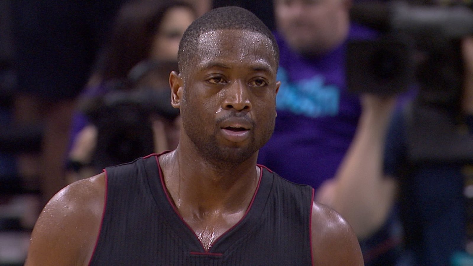 Bêtisier des Starters: Dwyane Wade calme un fan: Westbrook figé; la passe de Lowry pour Drake