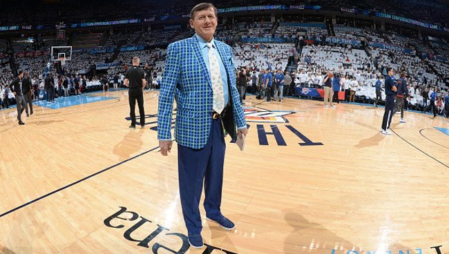 Des hommages et une vente aux enchères pour Craig Sager