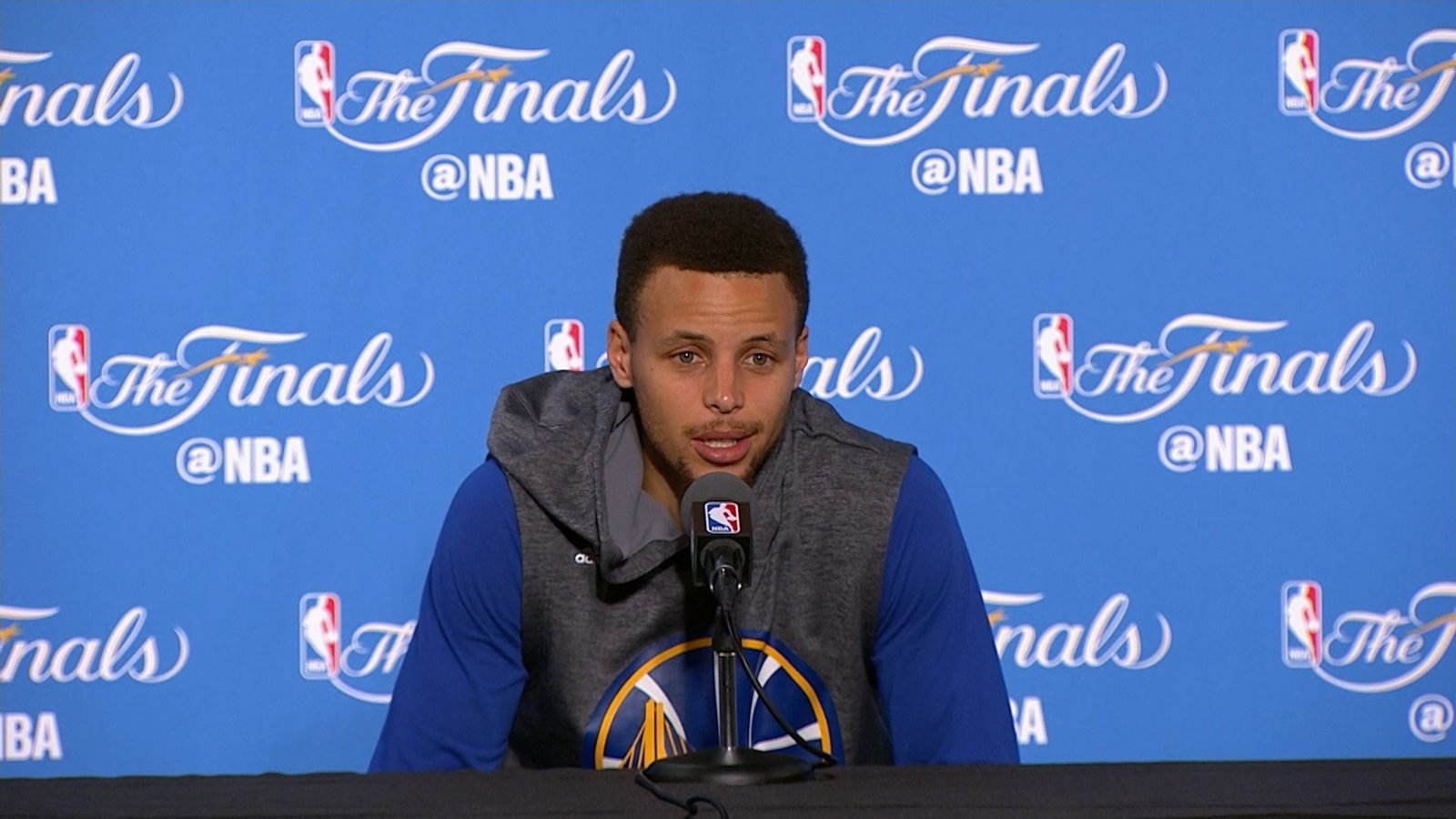 Meme Team des Starters: Shaq chauffeur; Stephen Curry passager
