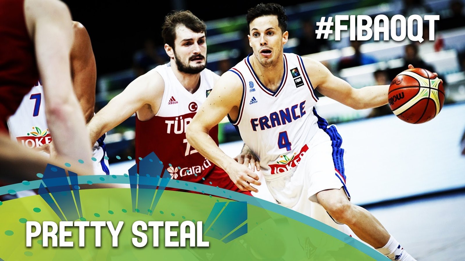 Thomas Heurtel s&rsquo;offre un dunk en contre-attaque