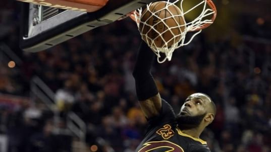 Top 10 NBA: LeBron n°1; Nicolas Batum à l&rsquo;honneur; Steph Curry dans ses œuvres