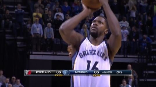La faute décisive de Damian Lillard sur Toney Douglas dans la dernière seconde de Memphis – Portland