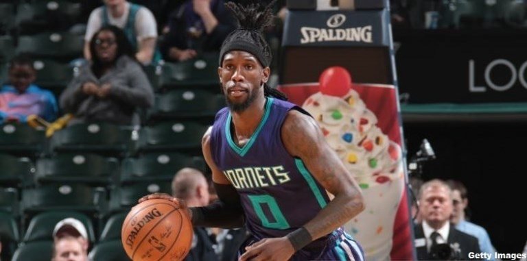 Une signature aux Rockets
