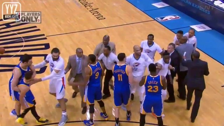Vidéo : Stephen Curry et Russell Westbrook très chauds dans un début de bagarre