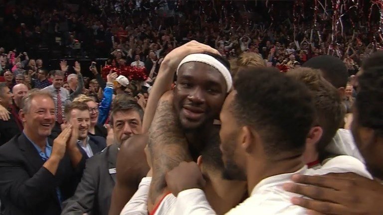 Vidéo : Noah Vonleh crucifie les Spurs au buzzer avec un peu de chance