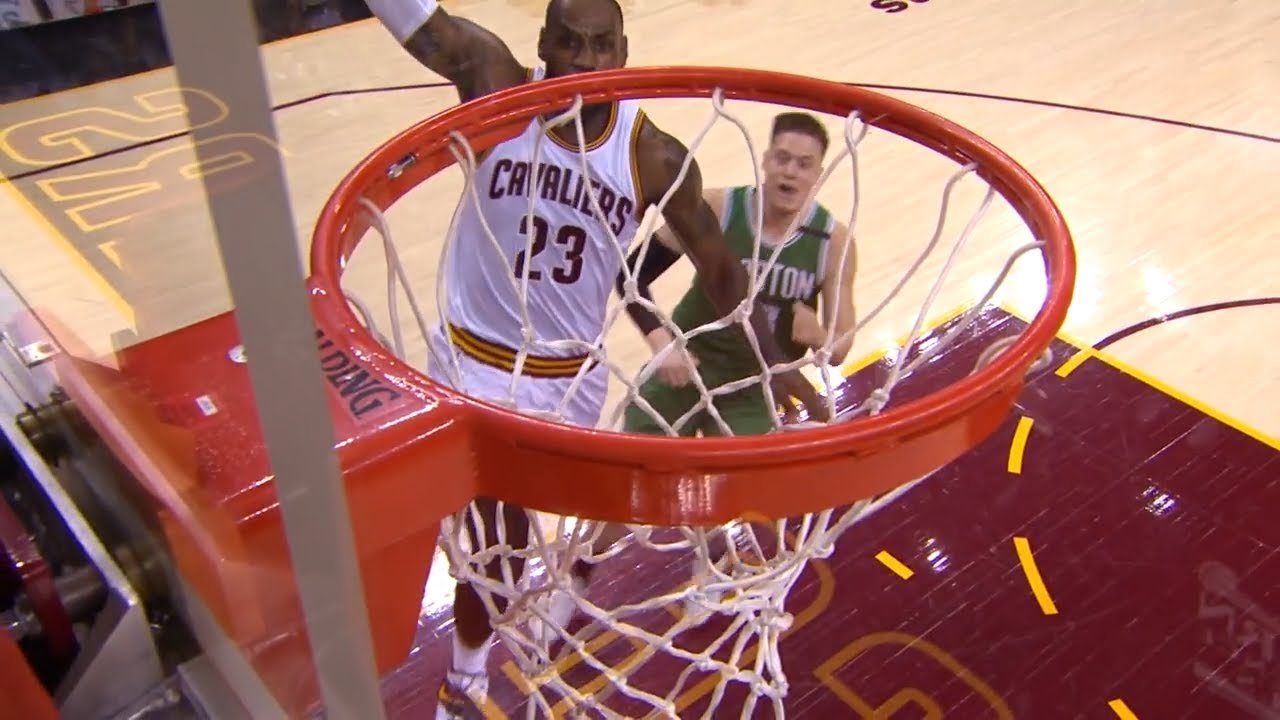 La série de tomars de LeBron James dans le Game 4 | Basket Infos