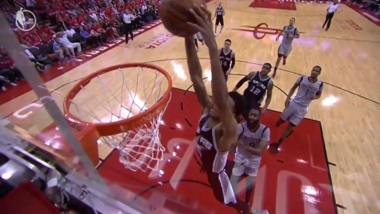 Le rookie Dejounte Murray monte au alley oop ! | Basket Infos