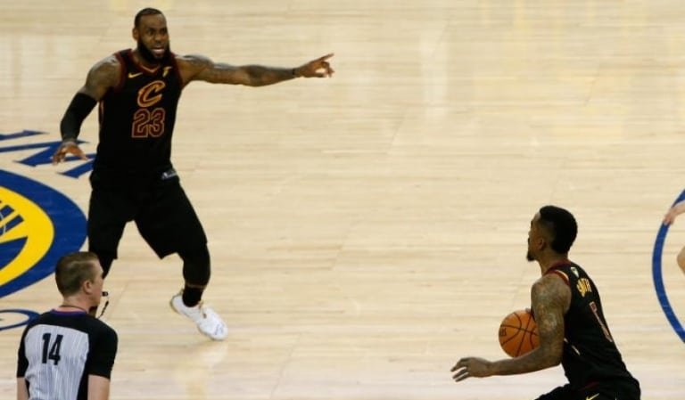 LeBron james et J.r. Smith | Basket Infos