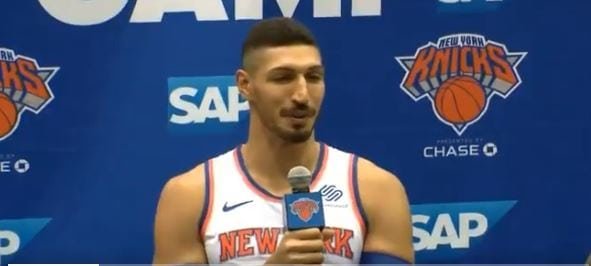 La punchline du soir pour Enes Kanter : « Quand je pense aux playoffs, j&rsquo;ai les tétons qui pointent »