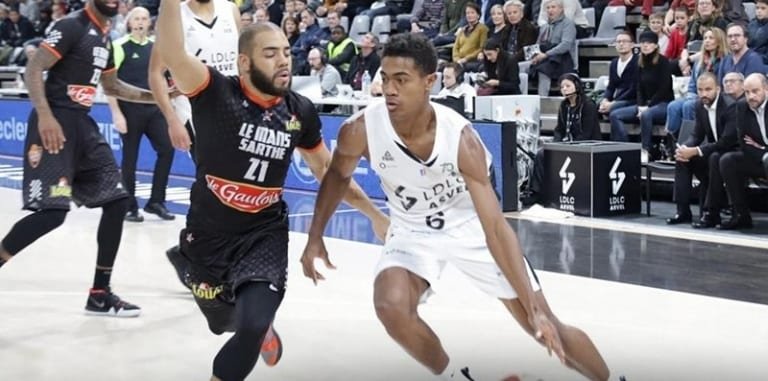 Le récital de Théo Maledon, 17 ans, face au champion de France