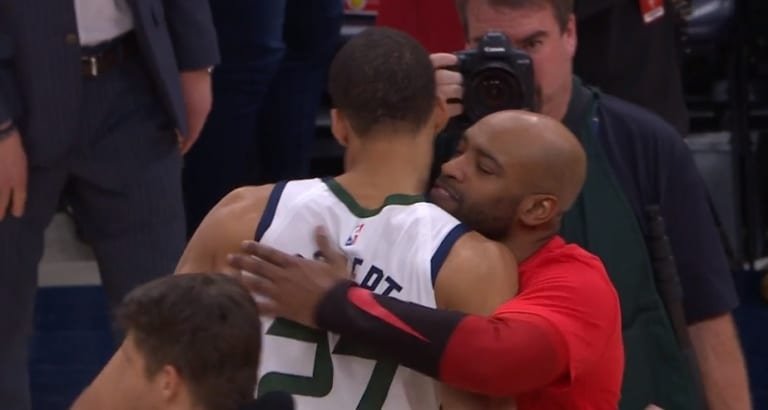 Rudy Gobert touché par la petite attention de Vince Carter