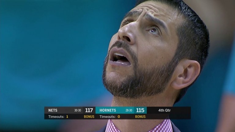 Un contre clutch du coude qui passe mal pour les Hornets; Borrego : « Je sais ce que j&rsquo;ai vu »