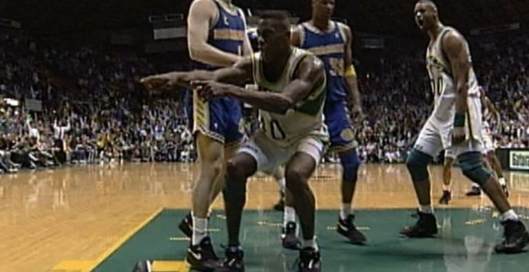 Il y a 31 ans Shawn Kemp claquait un des dunks les plus irrespectueux de l&rsquo;histoire