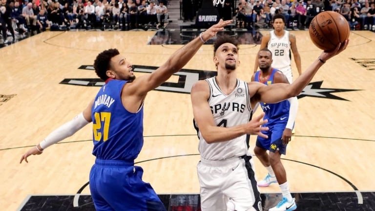 Les Spurs espèrent trouver un accord avec Derrick White