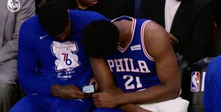 Amir Johnson mis à l&rsquo;amende par les 76ers; Joel Embiid : « Il a dit que sa fille était très malade »