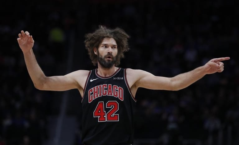 Robin Lopez « à trois poinnnnnnts ?! »