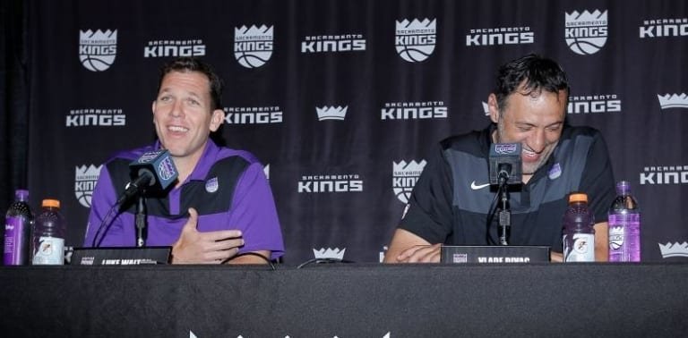Vlade Divac ravi d&rsquo;avoir enfin mis le grappin sur Luke Walton : « Trop beau pour passer mon tour »