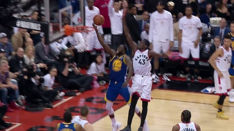 Le gros contre sur la planche de Pascal Siakam sur Draymond Green | Basket Infos